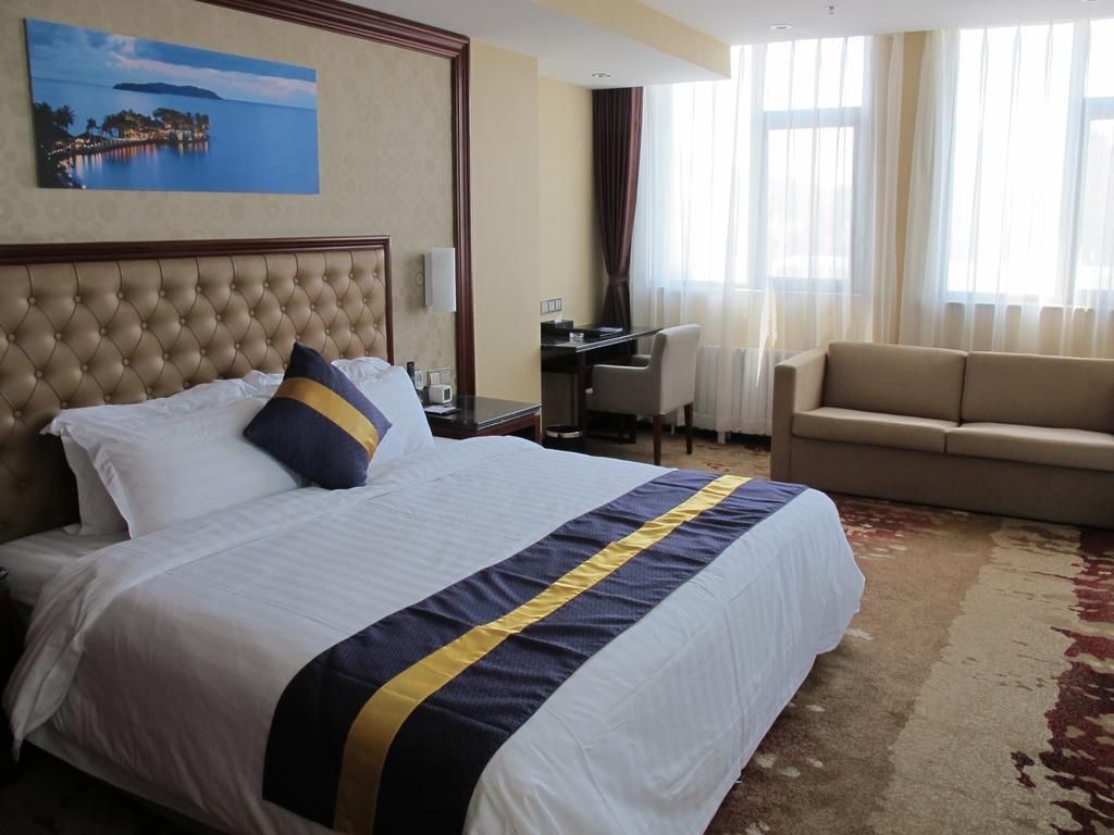 Best Western Hotel Yantai Room photo