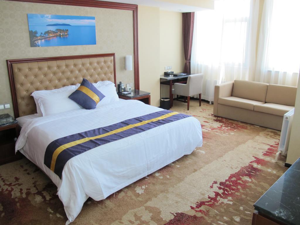 Best Western Hotel Yantai Room photo