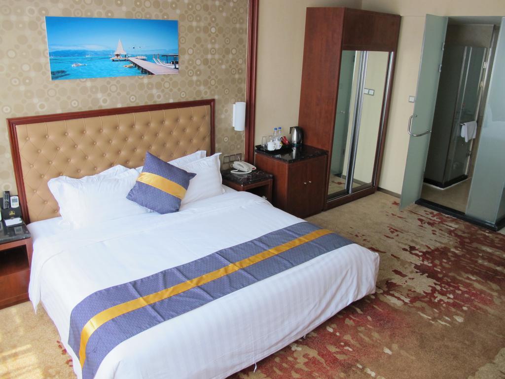 Best Western Hotel Yantai Room photo